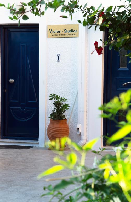 Yialos Studios-Apartments Makrýgialos Exterior foto